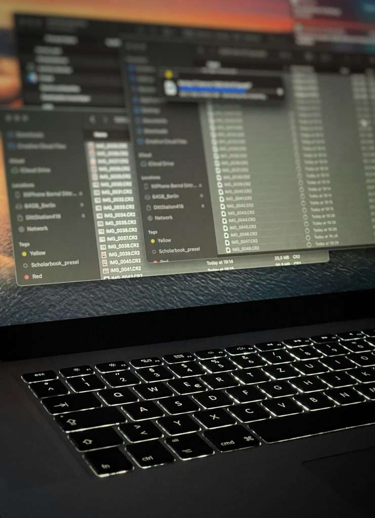 too many open tabs representing mental overload | why you feel overwhelmed